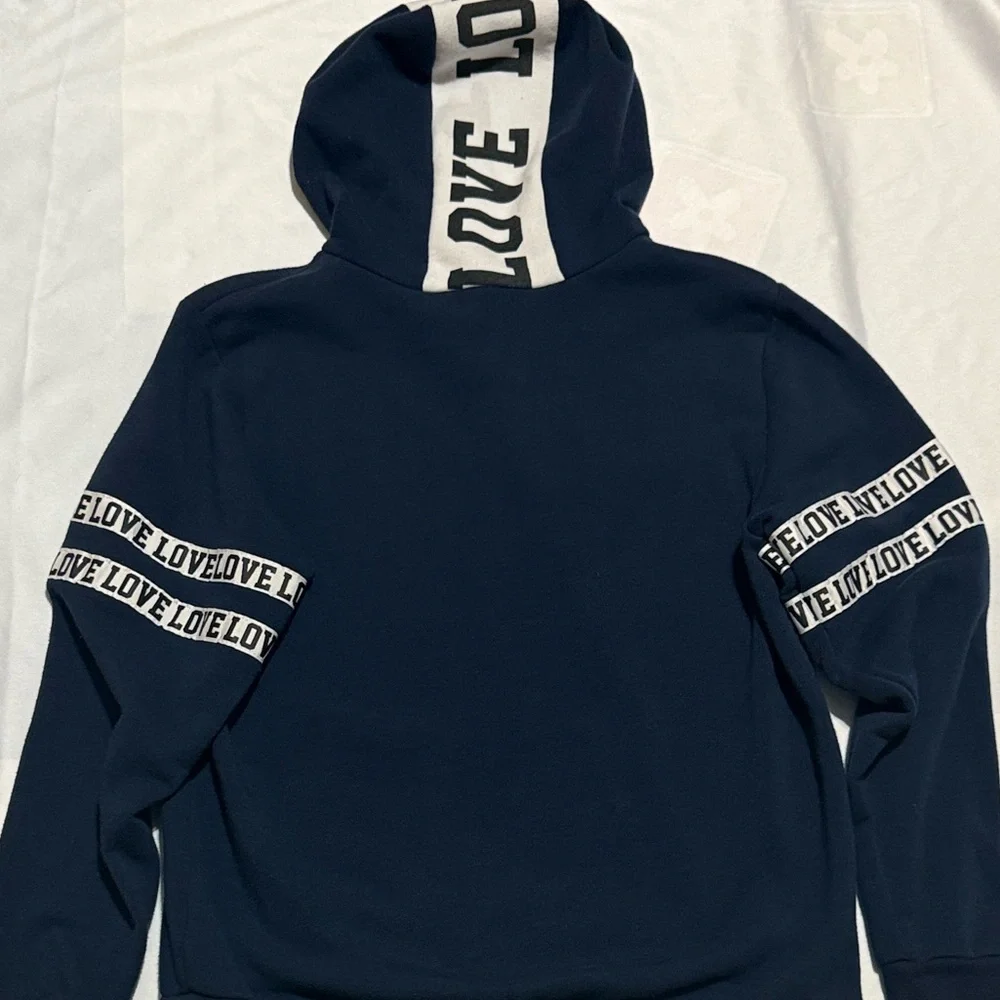 Women’s Large Navy Hoodie with Deep Front Pockets “Love” - Picture 4 of 8